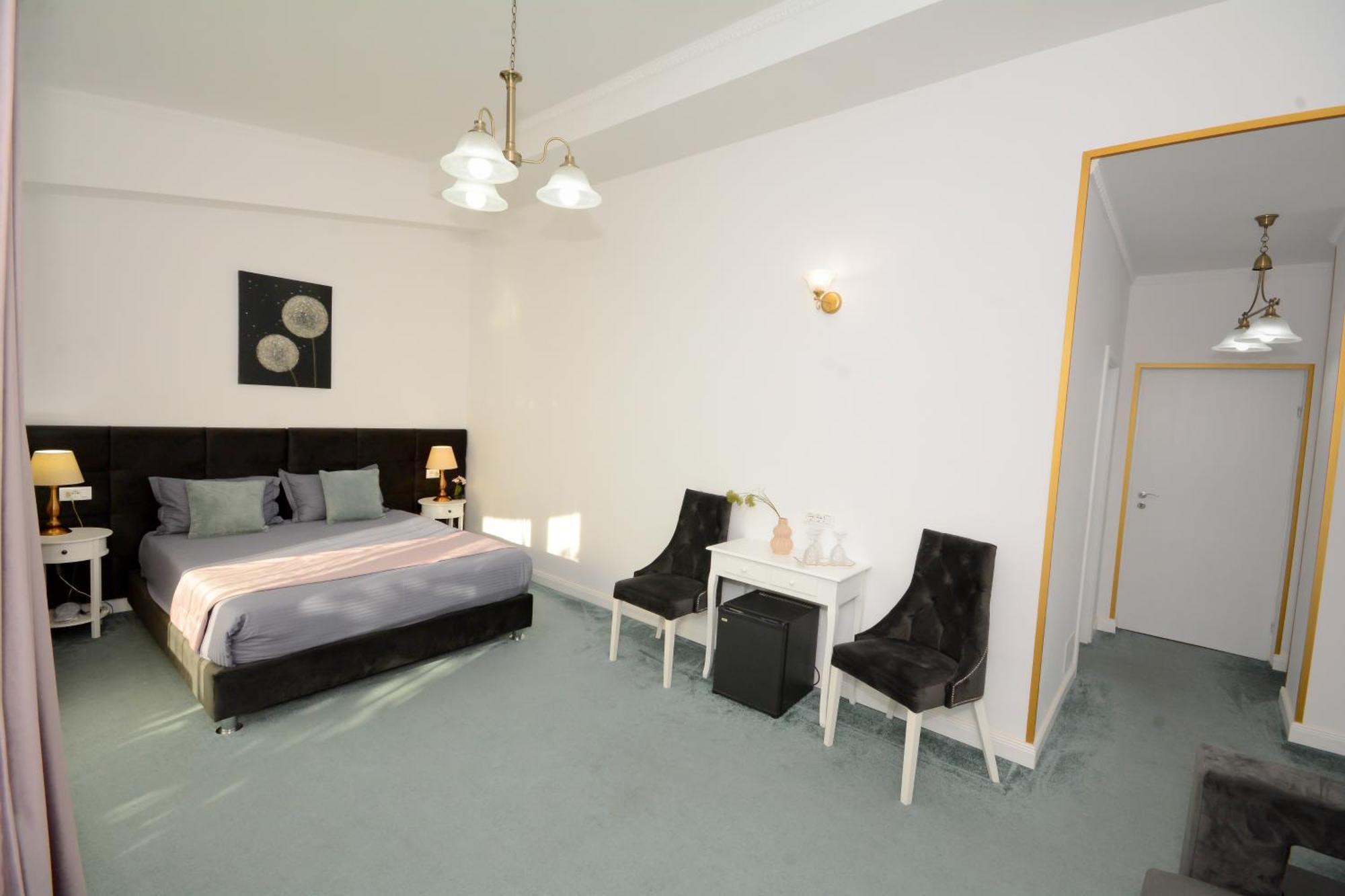 Hotel Andre'S Craiova Exterior foto