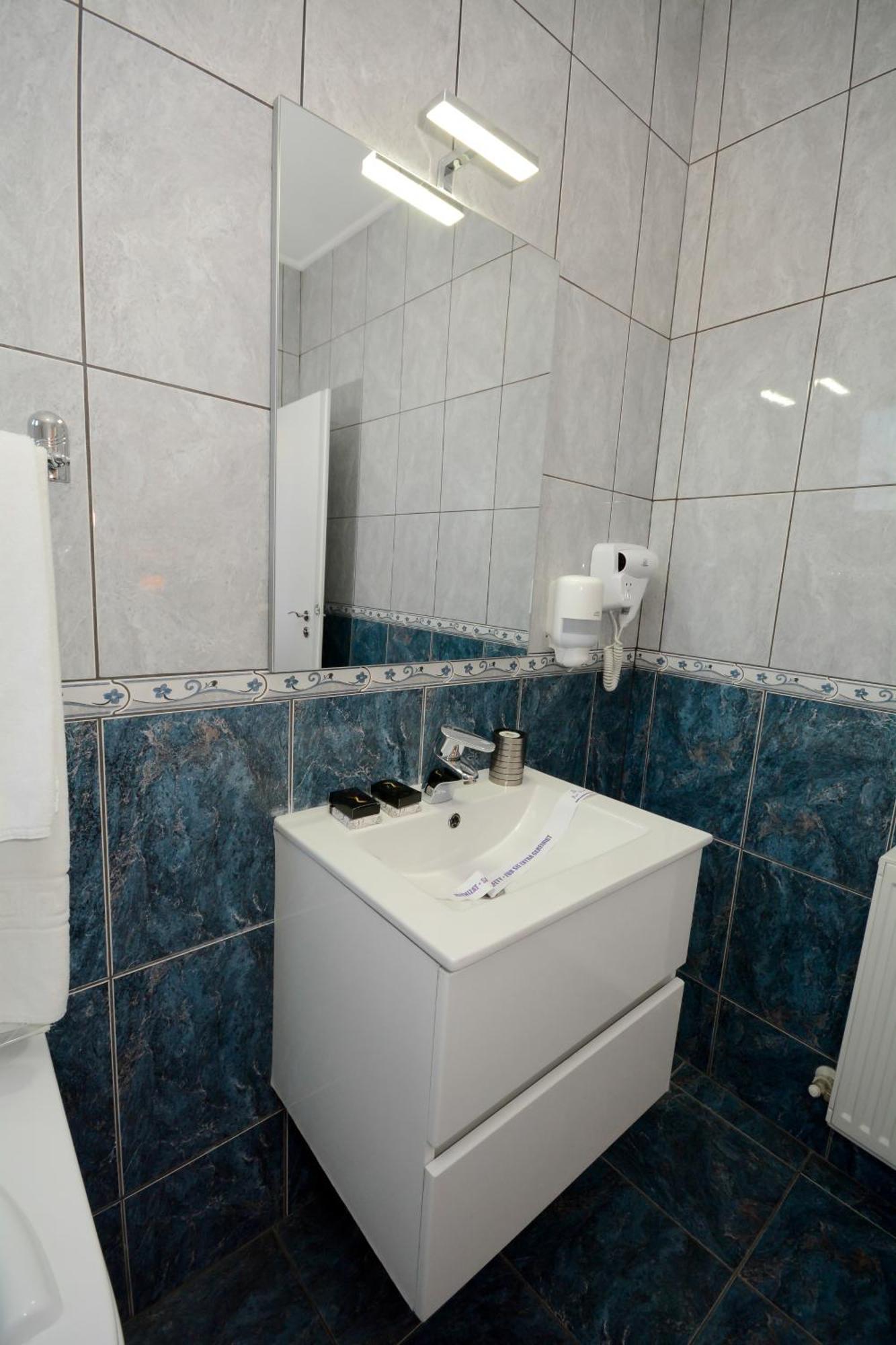 Hotel Andre'S Craiova Exterior foto