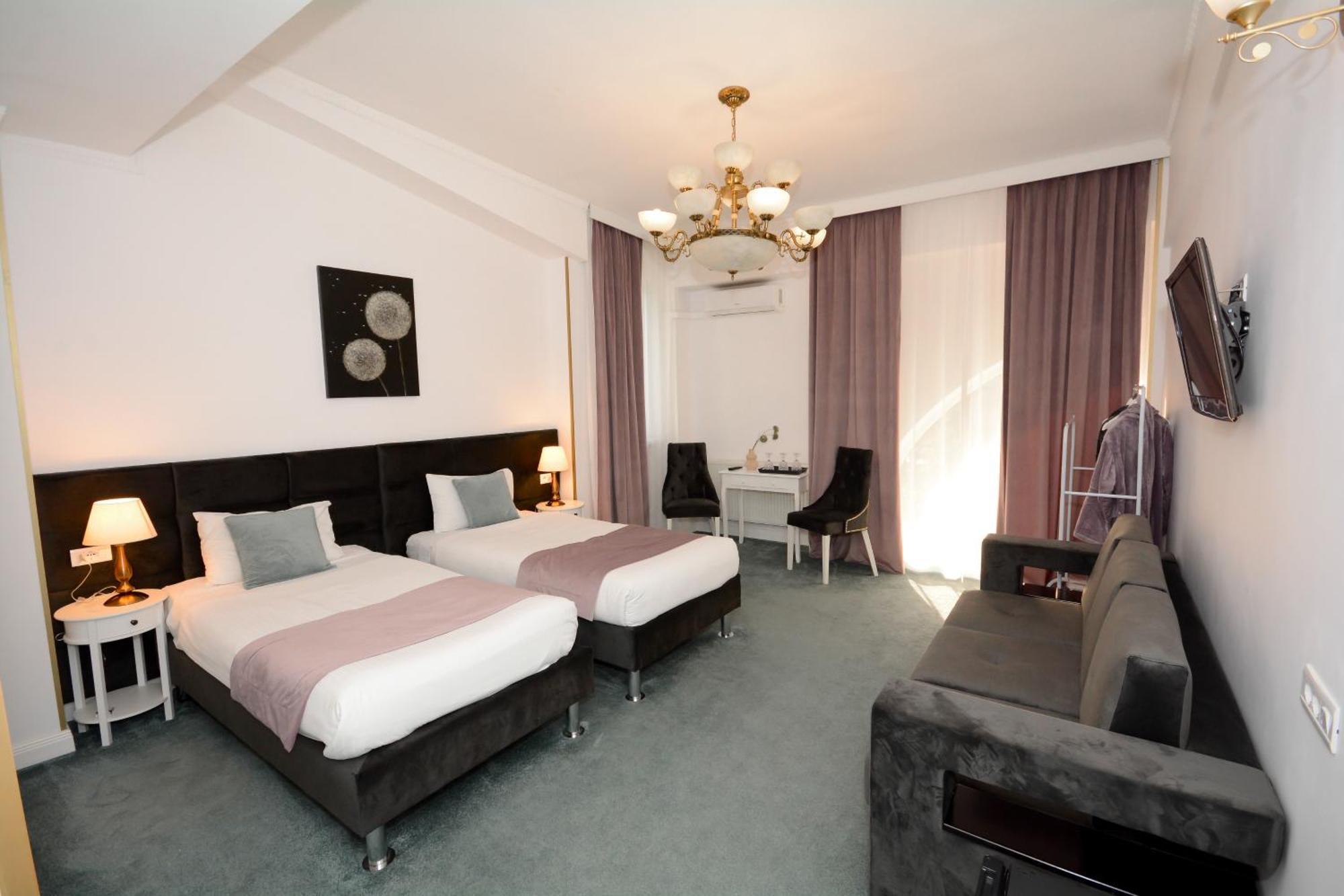 Hotel Andre'S Craiova Exterior foto
