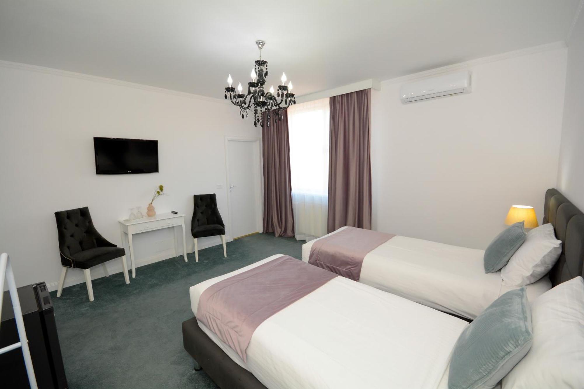 Hotel Andre'S Craiova Exterior foto