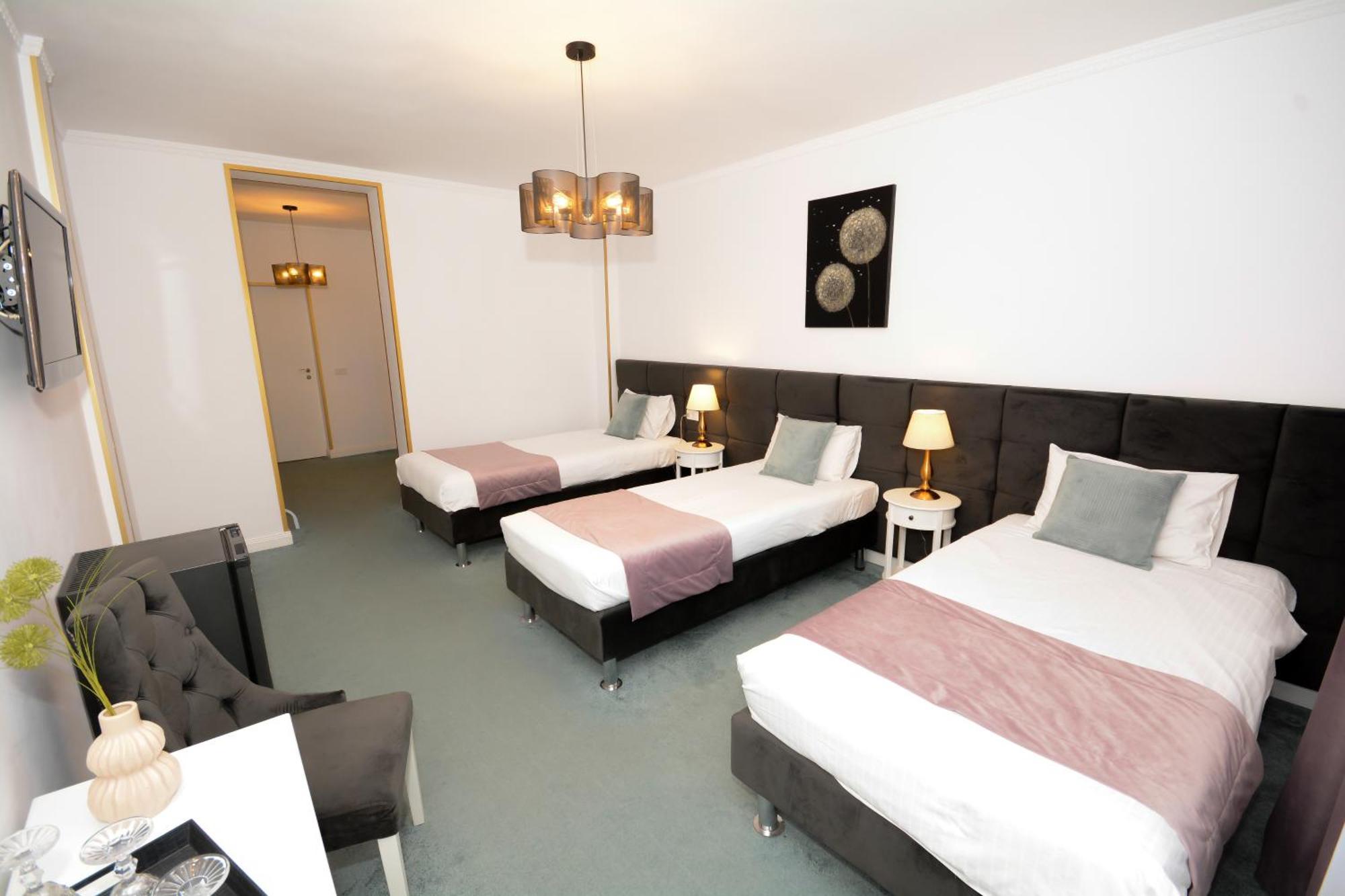 Hotel Andre'S Craiova Exterior foto