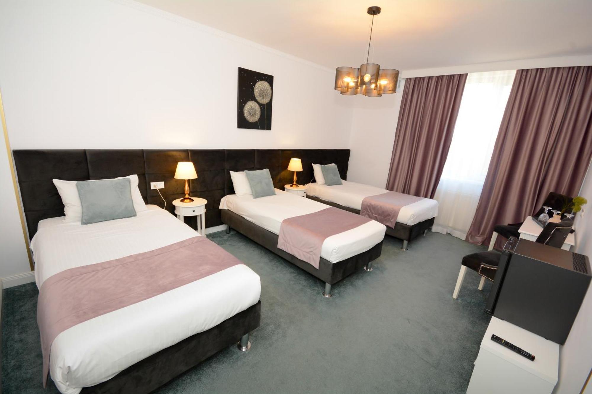 Hotel Andre'S Craiova Exterior foto