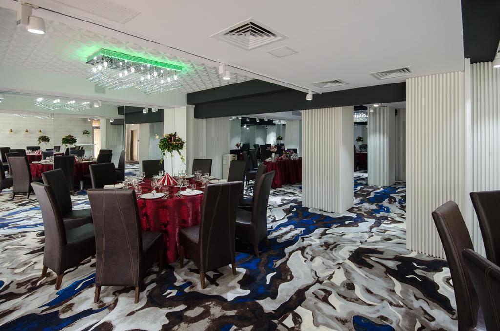 Hotel Andre'S Craiova Exterior foto